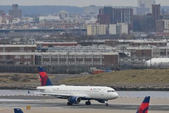 Delta airplanes