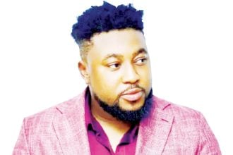 Nosa Rex Dancing online