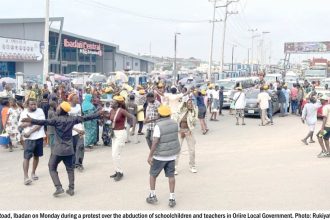 Ibadan protest over abducted Oriire teachers and pupils