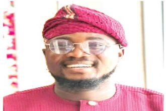 Kayode Babayomi smiliing party in Oyo