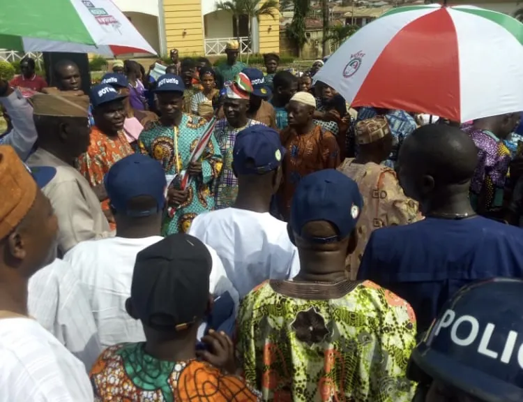 APC, ADC members defect to PDP in Kwara