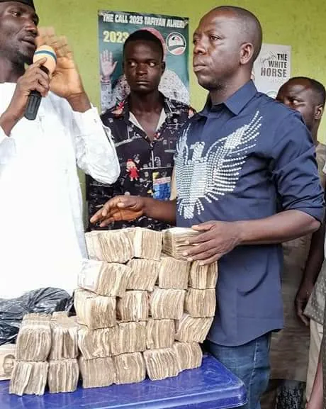 How Kaduna PDP delegate shared N7m convention largesse with community — Buhari