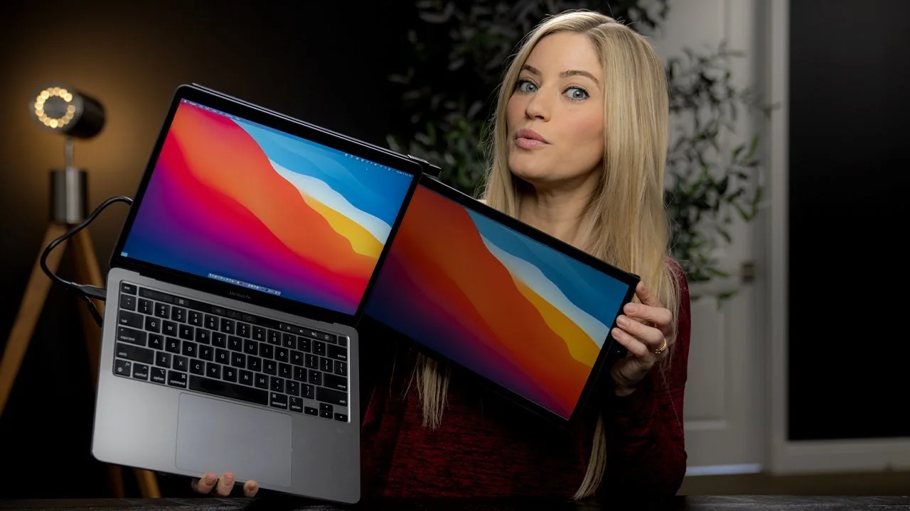 How a Portable Monitor Can Simplify a Working Mom’s Life
