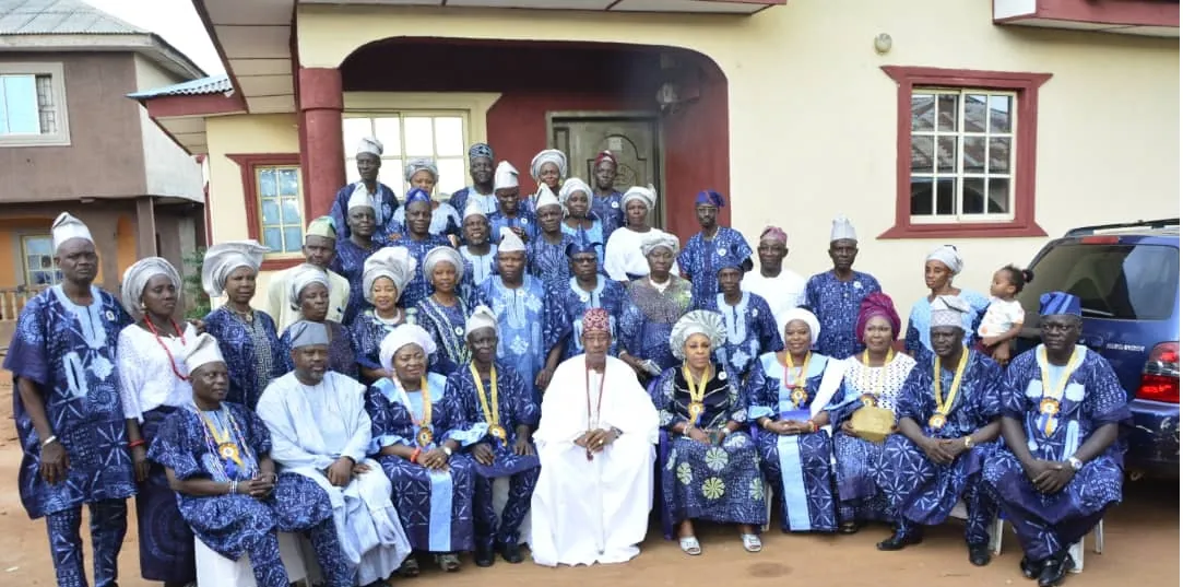 A group picture of Bomode Oku Society in Iperu,