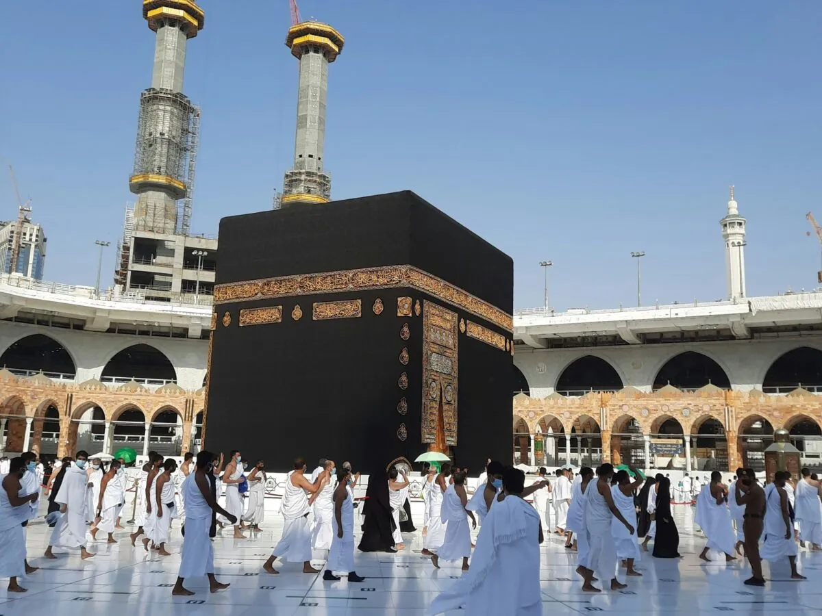airlift of pilgrims