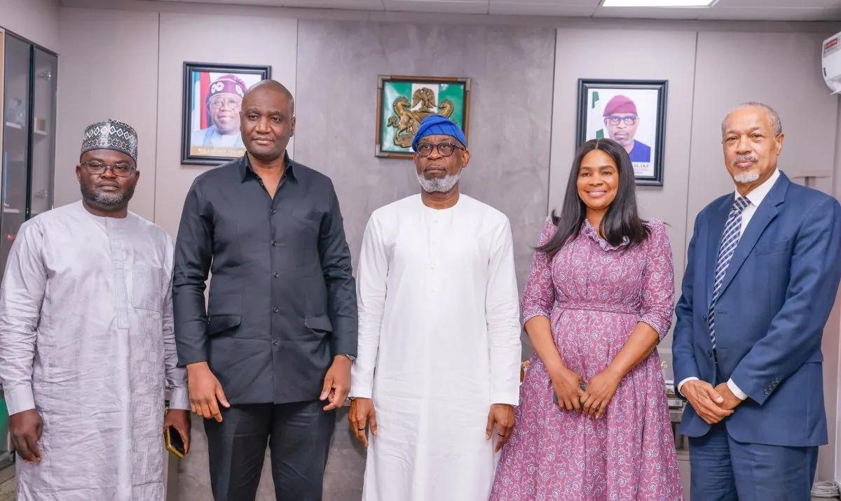 Dele Alake with project funders Hasetins Commodities Limited,