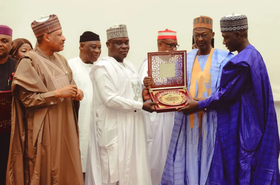 Babagana Zulum receives media-friendly governor award,