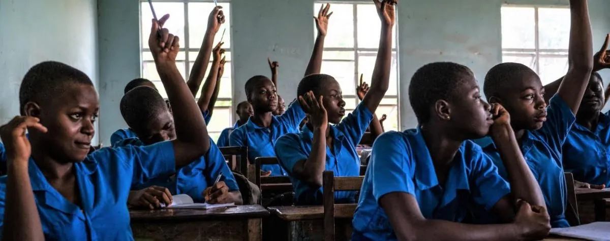 female students in class,