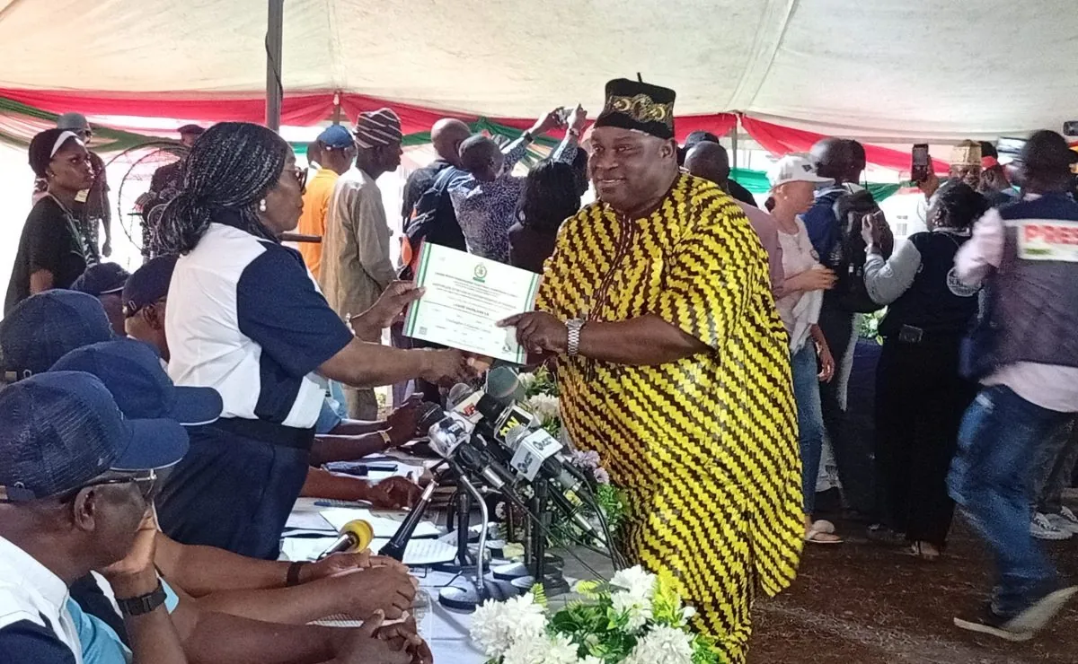 LASIEC presents certificates of return to elected Lagos council chairmen,